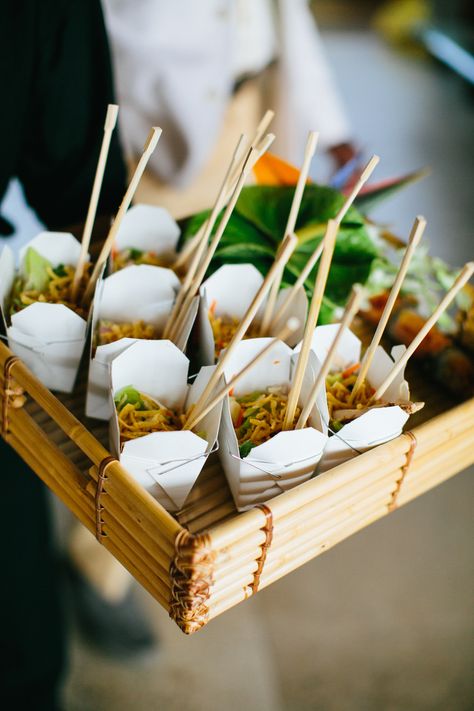 Chinese Charcuterie Board Ideas, Party Food Indian, Indian Wedding Food Station, Kids Finger Food, Indian Charcuterie Board, Dinosaur Snacks, Small Charcuterie, Baby Shower Buffet, Shower Appetizers