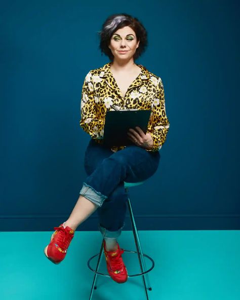 Great Headshots, Clothing Fails, Caitlin Moran, Women Feminist, Branding Headshots, Pink Victorian, Outfit Choices, Intelligent Women, To Be A Woman