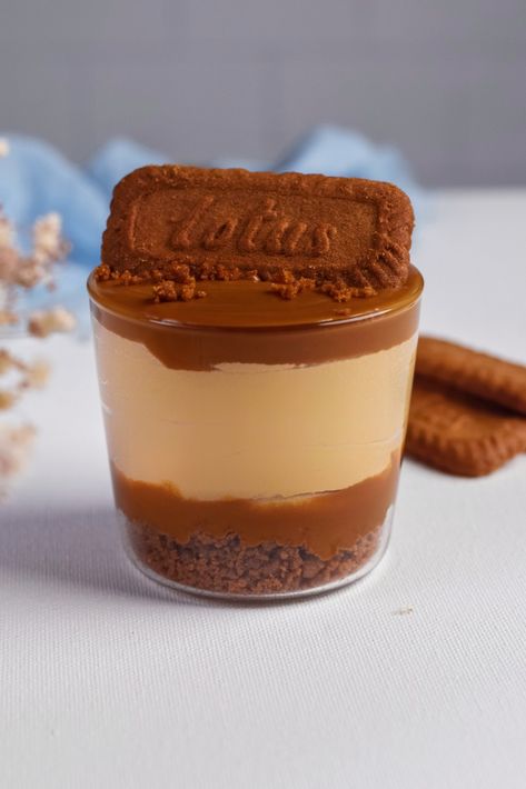 Verrine Lotus Lotus Cheesecake Cups, Lotus Cheesecake, Lotus Cake, Cheesecake Cups, Shots Ideas, Lotus Biscoff, Dessert Cups, Pretty Food, Lotus