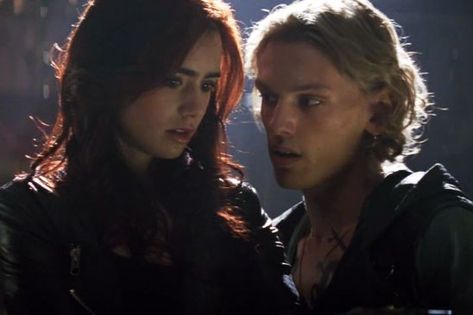 Jace And Clary, Mortal Instruments Movie, Clary And Jace, Red Hair Inspo, Brown Hair Blue Eyes, Jace Wayland, Katniss And Peeta, Jamie Campbell, The Way He Looks