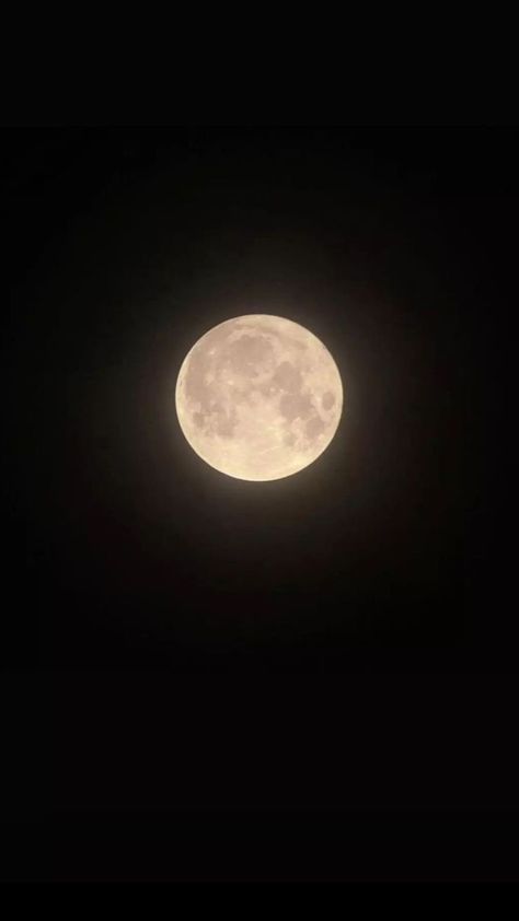 Uicideboy Wallpaper, Love Moon, The Moon Is Beautiful, Look At The Moon, Moon Pictures, Moon Photography, Beautiful Moon, Cute Disney Wallpaper, Foto Ideas Instagram