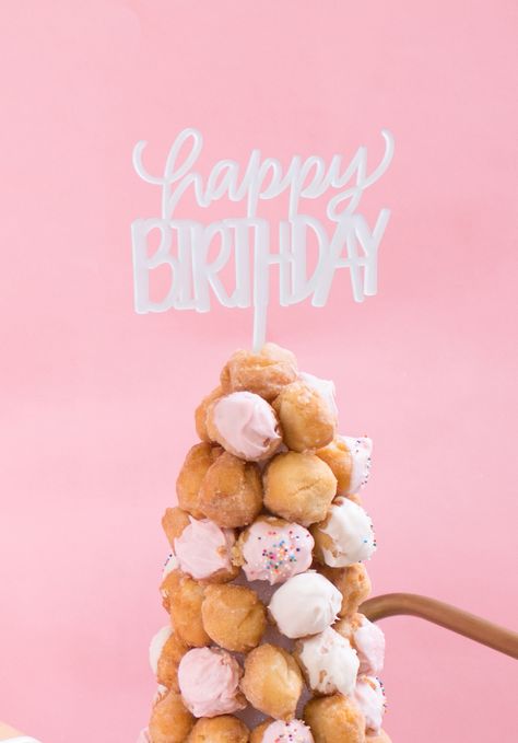 Donut Holes Birthday Cake, Donut Hole Tower Birthday, Donut Hole Tower Diy, Diy Donut Tower, Donut Tower Birthday, Donut Hole Tower, Alternative To Birthday Cake, Donut Tower Cake, Donut Themed Party