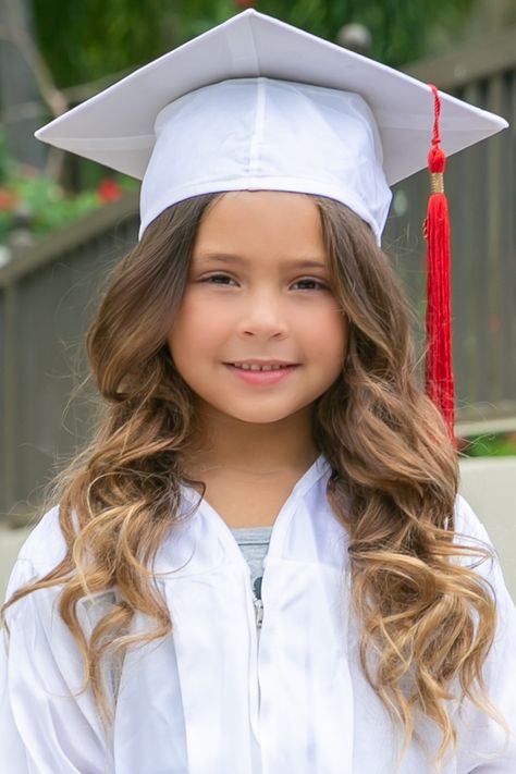 Outdoors in the park for VPK Graduation pictures pictures 📷 Child Graduation Pictures, Kindergarten Cap And Gown Picture Ideas, Preschool Graduation Ideas Pictures, Pre K Graduation Photoshoot, Pre K Graduation Pictures Photo Ideas, Preschool Graduation Pictures Ideas, Vpk Graduation Pictures, Diy Kindergarten Graduation Pictures, Kindergarden Graduation Photoshoot Ideas