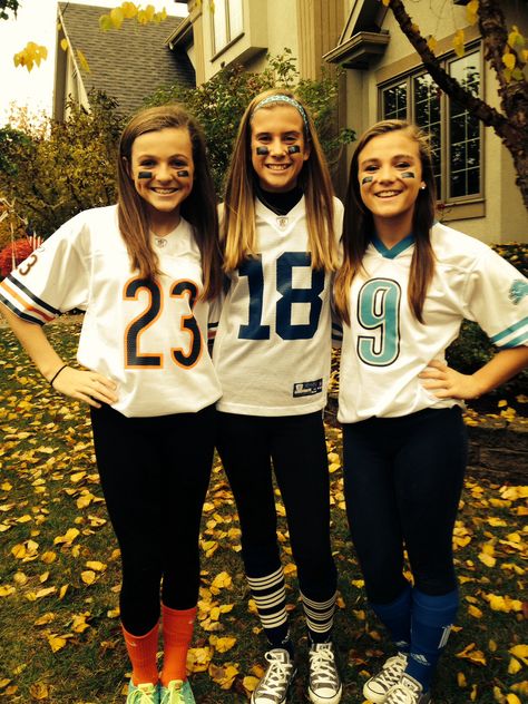 Football Players! Girls Football Player Halloween Costume, Cute Football Halloween Costumes, Football Costumes For Girls Halloween, Football Player Costume Girl, Soccer Player Costume, Football Player Halloween, Football Halloween Costume, Football Player Costume, Football Halloween