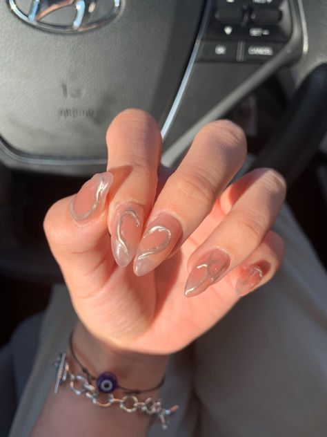 Nail Inspired Y2k, Chrome Polygel Nails, Futuristic Nails Aesthetic, Y2k Aesthetic Nails Almond, Grunge Fairy Nails, Simple Fairy Nails, Aespa Core Nails, Yk2 Nails Aesthetic, Round Chrome Nails