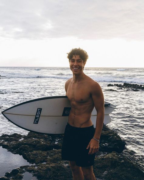 Man Surfing, Photo Surf, Surf Boy, Surf Boys, Hot Surfers, Surfer Guys, Feeling Alive, Tenerife Spain, Surfer Boys