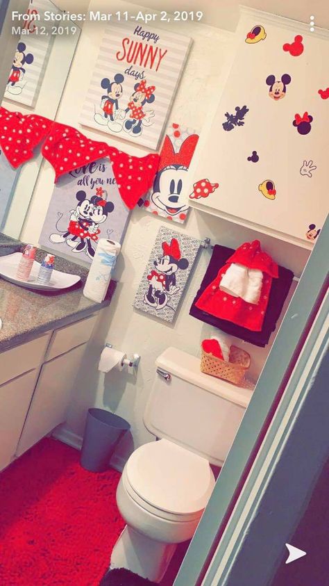 Minnie Mouse Bathroom Ideas, Minnie Mouse Bathroom Decor, Minnie Mouse Bathroom, Kids Bathroom Themes, Mickey Bathroom, Mickey Mouse Bathroom, Disney Themed Rooms, Inflatable Cooler, Disney Bathroom