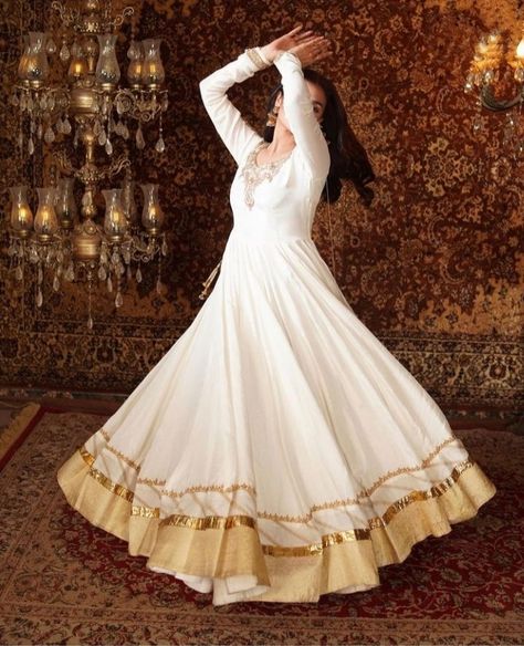 Plain White Anarkali, White Dress Aesthetic, Bollywood Aesthetics, White Anarkali, Bride Photos, Aesthetic Poetry, Plain Dress, Simple Pakistani Dresses, Indian Bridal Outfits