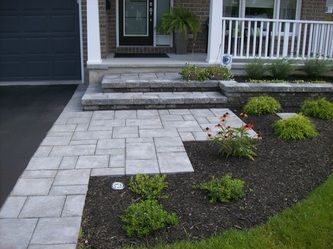 Front Walkway Landscaping, Front Yard Walkway, Porch Landscaping, Walkway Landscaping, Front Walk, Front Walkway, Driveway Design, Driveway Landscaping, Front Yard Design