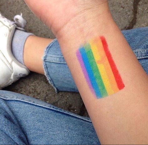 Pride Aesthetic, Blue Neighbourhood, Will Solace, Estilo Hippy, Catty Noir, Gay Aesthetic, Rainbow Aesthetic, 90's Fashion, + Core + Aesthetic