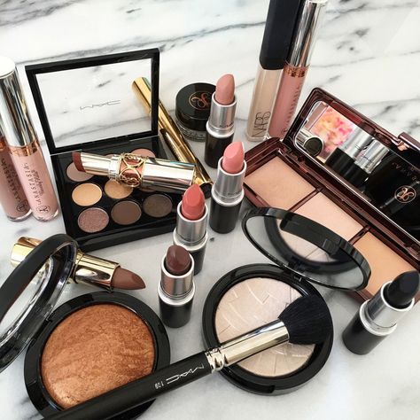 Everything You Need for a Complete, Affordable Makeup Kit Makeup Guide, High End Makeup, Affordable Makeup, Makeup Blog, Makeup Obsession, Luxury Makeup, Kiss Makeup, Drugstore Makeup, Makeup Brands