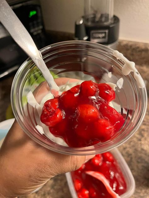 Weight Watchers Single Serving No Bake Cherry Cheesecake Jello Cheesecake, Sugar Free Pie, No Bake Cherry Cheesecake, Weight Watchers Snacks, Protein Pudding, Ww Desserts, Cherry Cheesecake, Cherry Recipes, Healthy Bites