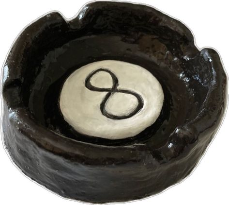 ashtray made of clay with the number eight on it Diy Ashtray, Number Eight, Sculpture Art Clay, Diy Presents, Beads Bracelet Design, Ceramics Ideas Pottery, Art Clay, Fun Diy Crafts, Clay Ideas