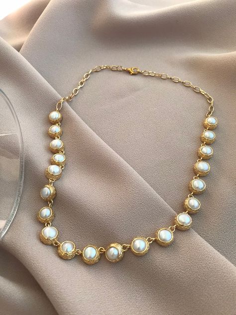 Gold With Pearl Jewelry, Gold Perle Necklace, Luxury Elegant Temple Necklace With Round Beads, Luxury Round Temple Necklace For Gift, Real Pearls Necklace, Gilded Age Jewelry, Gold Bridal Necklace With Round Pearl Beads, Bridal Gold Pearl Necklace With Round Beads, Handmade Gold Bridal Necklace