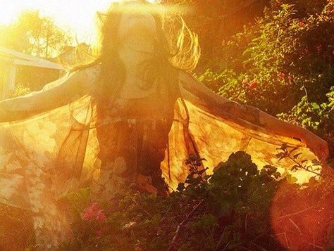 . Photography Inspo, Divine Feminine, Pretty Pictures, Summer Vibes, Aura, The Sun, A Woman, Witch, Trees