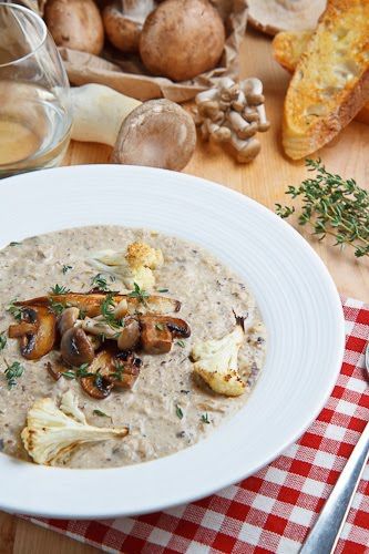 Creamy Mushroom and Roasted Cauliflower Soup Wild Mushroom Soup, Cauliflower Mushroom, Roasted Cauliflower Soup, Cauliflower Soup Recipes, Healthy Soups, Savory Soups, Soup And Stew, Cauliflower Soup, Soup And Sandwich