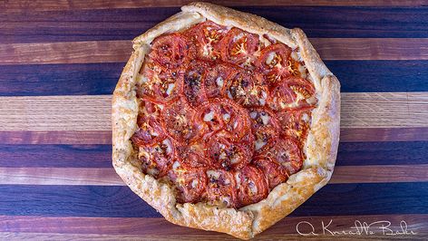 Summer Tomato Galette with Sourdough Starter Sourdough Galette, Savory Galette, Tomato Galette, Galette Recipe, Tomato Pie, Food At Home, Summer Tomato, Bread Making, Tomato Juice