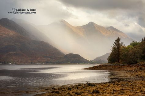 Five Sisters. Rain. Loch Duich. Scotland. Scotland Landscape Photography, Scottish Nature, Scotland Sunset, Scotland Painting, Five Sisters, Scotland Culture, Scotland Photography, Painting Ideas On Canvas Aesthetic, Ideas For Drawing