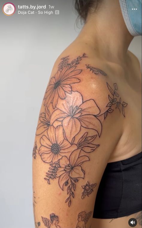 Upper Sleeve Tattoo Women Unique, Floral Upper Arm Tattoo Half Sleeves, Feminine Shoulder Tattoo Half Sleeves, Pretty Shoulder Tattoos For Women, Half Sleeve Women, Patchwork Sleeve, Upper Arm Tattoos, Shoulder Tattoos, Shoulder Tattoos For Women