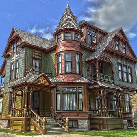 Historical Homes Of America on Instagram: “The Hume House is a house located at 472 West Webster Avenue in Muskegon, Michigan. It was listed in the National Register of Historic…” Victorian Style Homes Interior, Gothic Architecture House, Gothic House Exterior, Old Victorian Homes Interior, Gothic Victorian Homes, Victorian Gothic House, Gothic Victorian House, Victorian House Colors, Muskegon Michigan