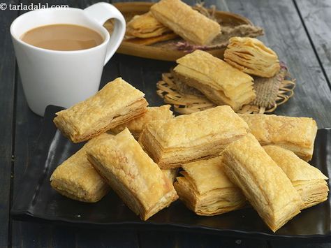 Desi Khana, Barbeque Recipes, Tea Snacks, Recipe Indian, Bread Snacks, Biscuits Recipe, Evening Snacks, Starters Recipes, Indian Food Recipes Vegetarian