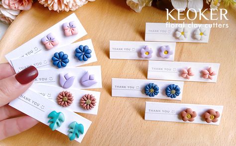 Group Crafts, Handmade Clay Jewelry, Christmas Clay, Dotting Tool, Polymer Clay Flowers, Clay Flowers, Diy Stuff, Orange Flower, Handmade Clay