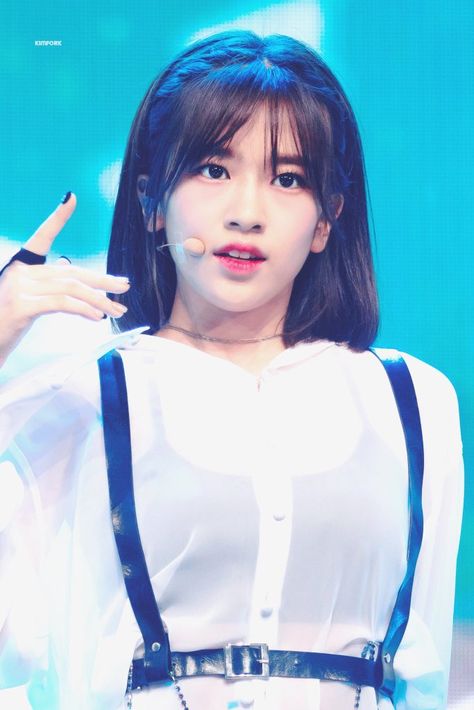 Ahn Yujin » IZ*ONE [Produce 48] Izone Yujin, Iz One Yujin, Iz One Wonyoung, Produce 48, Color Iz, Ahn Yujin, Peinados Fáciles Para Cabello Corto, Kpop Idols, Japanese Women