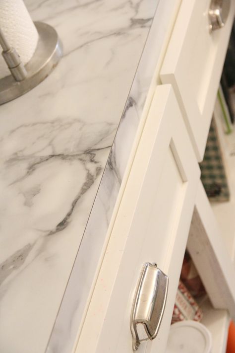 CHOOSING FORMICA MARBLE OVER REAL MARBLE – My Old Country House Replacing Countertops, Refinish Countertops, Types Of Kitchen, Kitchen Countertops Laminate, Replacing Kitchen Countertops, Diy Kitchen Countertops, Formica Countertops, Kitchen Countertop Materials, New Countertops