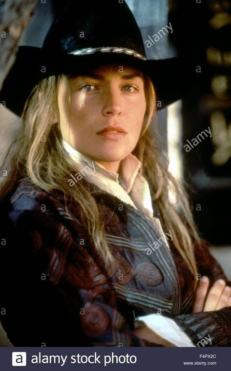 Download this stock image: Sharon Stone / The Quick and the Dead / 1995 directed by Sam Raimi  [TriStar Pictures] - F4PX2C from Alamy's library of millions of high resolution stock photos, illustrations and vectors. Daena Targaryen, Gene Hackman, Katharine Ross, Sam Raimi, Wilde Westen, Western Film, Cowboy Girl, Sharon Stone, Stone Pictures