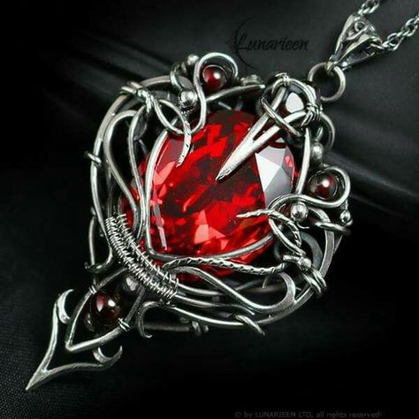 Fantasy Jewelry Magic, Blue Nile Jewelry, Modern Silver Jewelry, Work Necklaces, Red Quartz, Accesories Jewelry, Fancy Necklace, Fine Silver Jewelry, Dragon Jewelry