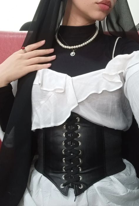 Corset Top Outfit Hijab, Hijab Corset Outfit, Hijabi Corset Outfit, Hijab Corset, Mafia Outfit Women Hijab, Corset Over Shirt Outfits, Black Hijab Outfit, Corset Top Outfit, Black Hijab