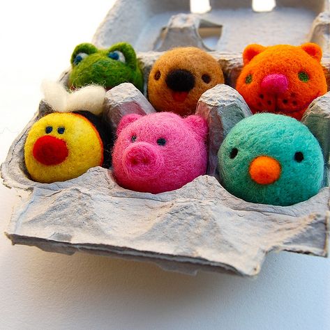 HAHA!  If only I had the time to make some of these needle felted animals to leave in the fridge for Noah to discover.  Perhaps someday when I have not-too-little children to help with my mischief. :) Diy Laine, Felt Keyring, Felting Diy, Hantverk Diy, Baby Sounds, Felt Ideas, Wool Animals, Needle Felting Projects, Diy Felt