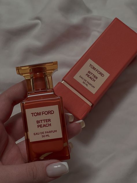 Tom Ford Perfume Bitter Peach, Tom Ford Peach Perfume, Tom Ford Perfume Collection, Tom Ford Bitter Peach Aesthetic, Peach Perfume Aesthetic, Tom Ford Bitter Peach, Tom Ford Perfume Aesthetic, Tom Ford Aesthetic, Luxury Perfume Aesthetic