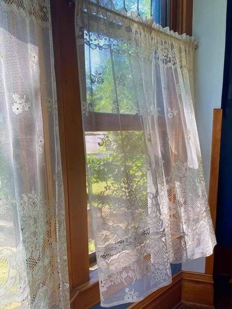 Curtains Aesthetic, Peaceful Nature, Tumblr Rooms, Peace Illustration, Girly Room, Vintage Windows, Lace Curtains, Little Cottage, House Room