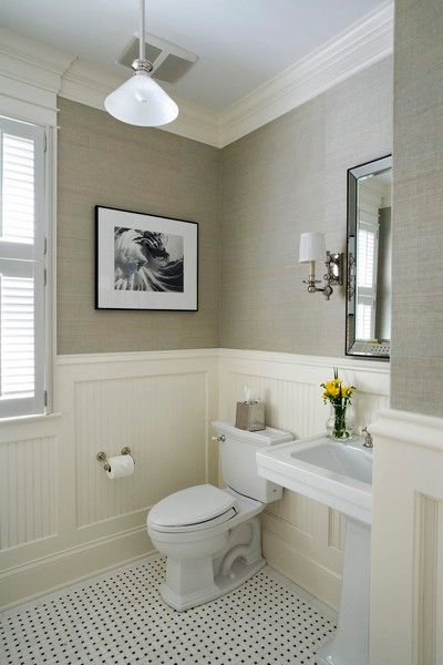 Powder Room with Beadboard Wainscot and Grass Cloth Wall Covering - Traditional - Powder Room - Chicago - by Orren Pickell Building Group Traditional Powder Room Design, Bathroom Wainscoting, Design Interior Baie, Traditional Powder Room, Makeover Kamar Mandi, Wainscoting Bathroom, Bilik Mandi, Powder Room Design, Decor Baie