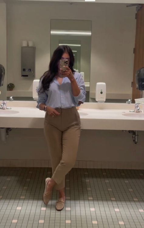 Cream Business Outfit, White Flats Outfit Work, Office Fashion Women Work Outfits Business Casual, Shadowing Outfit Doctor, Business Casual Outfits Thicker Women, Sales Woman Outfit, Podcast Aesthetic Black Women, Khaki Business Casual Women, Loan Officer Outfit For Women