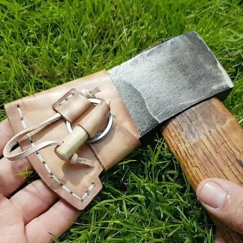 Bushcraft Projects, Vintage Hand Tools, Leather Tools, Leather Crafting, Leather Crafts, Knife Sheath, Survival Tools, Leather Work, Axes