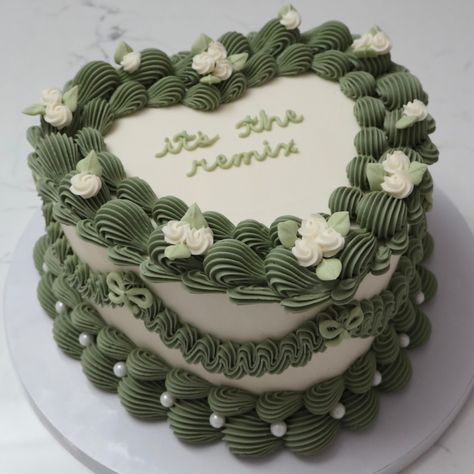 it’s the remix 💚 Inspo @aprilsbakerlondon 🫶 - Cake Details - Size: Standard 7” (two layers) Add-ons: Pearls (edible) #emmacakesseattle #seattle #cakes #heartcake #cakedecorating #wiltontips #customcakes Sage Green Cake, Green Birthday Cakes, Heart Birthday Cake, Wilton Tips, 14th Birthday Cakes, Vintage Birthday Cakes, Green Birthday, Green Cake, Winter Wedding Decorations