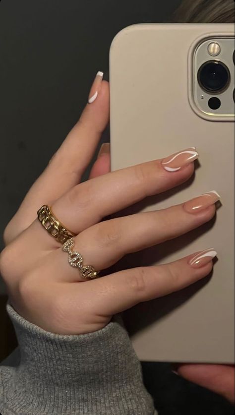 Nails Asthetics, Asthetics Photos, Apple Gadgets Iphone, Natural Nail Shapes, Iphone Selfie, Skin Aesthetics, Instagram Captions For Friends, Pretty Wallpapers Tumblr, Clueless Outfits