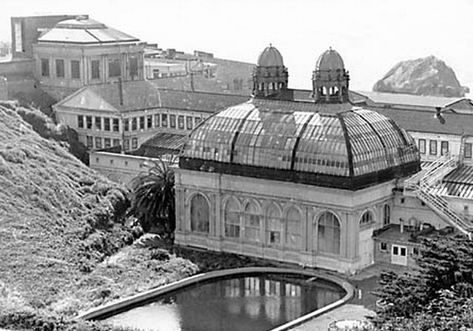 The Sutro Baths in all it's glory.  It's so beautiful and in this picture, it looks huge- lifeguards were in boats to rescue swimmers if need be. Cliff House San Francisco, Sutro Baths San Francisco, Tartarian Empire, Sutro Baths, San Francisco Photos, Cliff House, California History, San Pablo, California Dreamin'