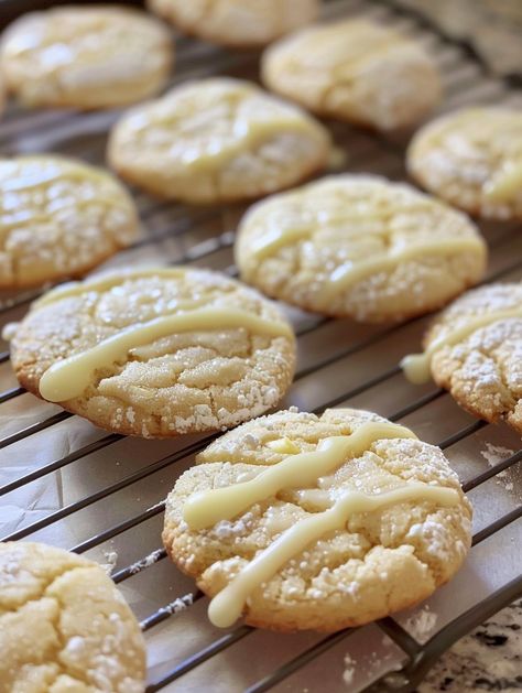 Kentucky Butter Cake Cookies Kentucky Butter Cake Cookies, Cookies Without Brown Sugar, Butter Cake Cookies, Kentucky Butter Cake, Best Cookies Ever, Cookie Cake Recipe, Cookie Do, White Cake Mixes, Cookie Scoop