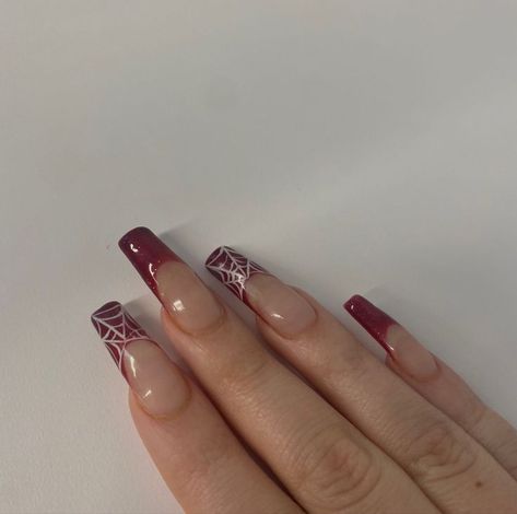 Red French Tip Nails With Spider Web, Ghostface Nails Coffin, Y2k Nails Spider Web, Red Acrylic Nails Halloween, Spiderweb Nails Coffin, Simple Spider Nails, Cute Nails For Concerts, Simple Spiderweb Nails, Red Nails With Spiderweb