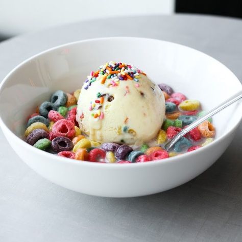 Milkjam Creamery on Instagram: “Letting our inner kid shine! . 🍦🍦🍦🍦🍦🍦🍦🍦🍦 Sunday Morning Cartoons  cereal killers ice cream with fruit loops, strawberry milk and rainbow…” Waxmelts Ideas, Cereal Buffet, Ice Cream With Fruit, Cereal Box Book Report, Cereal Mix, Sarah Adams, Cereal Milk, Cereal Killer, Morning Cartoon