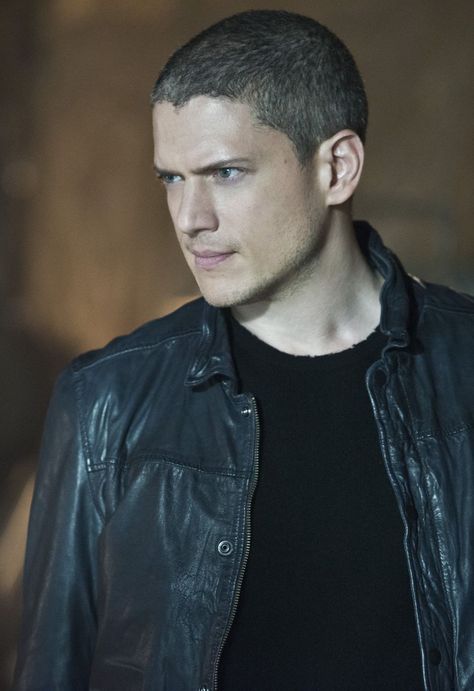 Leonard Snart | Captain Cold (Wentworth Miller in The Flash, Season 2, 2015) Wentworth Miller Prison Break, The Flash Season 2, Captain Cold, Leonard Snart, Michael Scofield, Dominic Purcell, The Flash Season, Killer Frost, Wentworth Miller