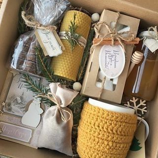 Hygge Gift Ideas, Gift Box Ideas For Women, Tea Gift Box Ideas, Holiday Gift Box Ideas, Present Box Ideas, Hamper Gift Ideas, Diy Gift Box Ideas, Gift Hamper Ideas, Hygge Gift Basket