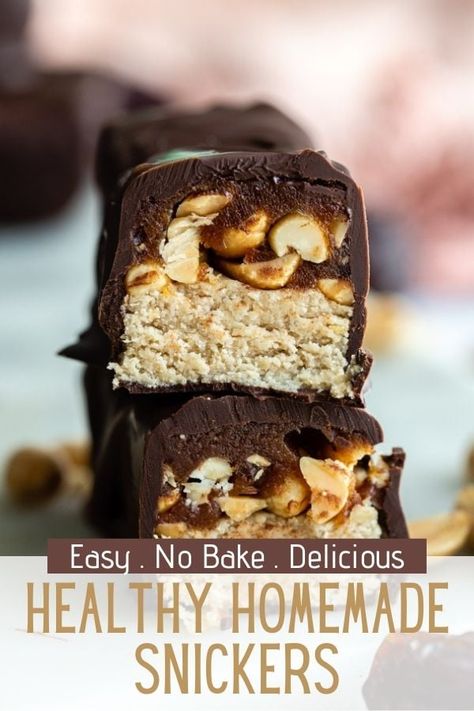 Snickers Bars Recipe, Snickers Recipe, Homemade Candy Bars, Snickers Candy Bar, Healthy Candy, Homemade Snickers, Snickers Bar, Vegan Lunch Recipes, Lost 100 Pounds