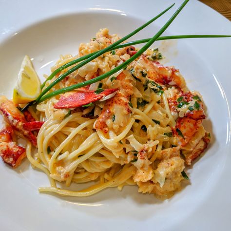 Frozen Lobster, Lobster Meat, The Lobster, Linguine, Chef Recipes, Over The Top, How To Cook Pasta, Healthy Choices, Home Cooking