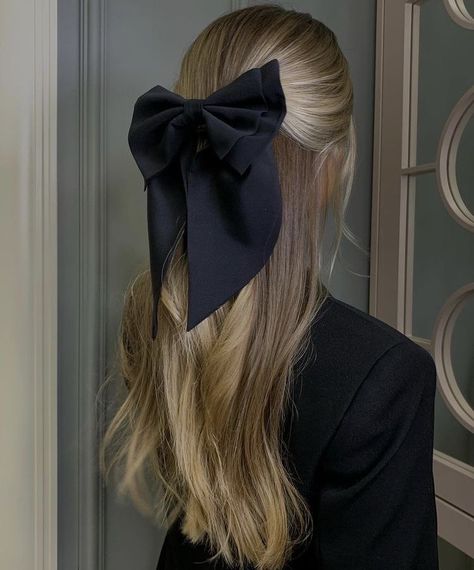 Large Bow Hairstyle, Bow Hairstyles, Hair Detox, Diy Tricot, Half Ponytail, Hair Necklace, Medium Bob Hairstyles, Bow Hairstyle, Trendy Hairstyle