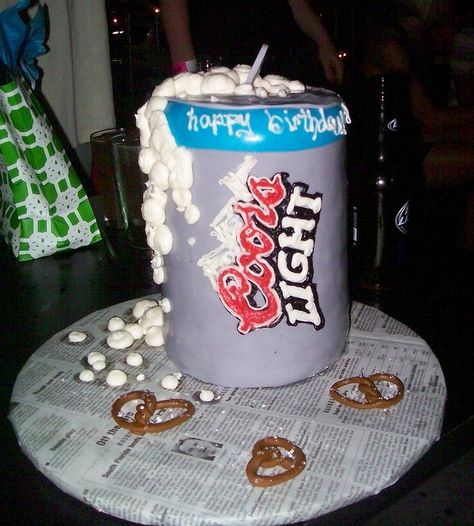 Best Cake EVER! Coors Light Cake, Funny Grooms Cake, Beer Can Cakes, Light Cake, Grooms Cakes, Cake In A Can, Cake Bridal, Beer Cake, Light Cakes