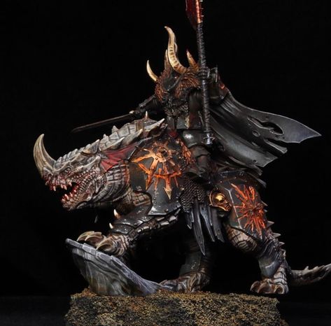 Slaves To Darkness Paint Schemes, Slaves To Darkness, Chaos Legion, Warhammer Painting, Chaos 40k, Warhammer Fantasy Roleplay, Chaos Daemons, Warhammer 40k Figures, Chaos Lord